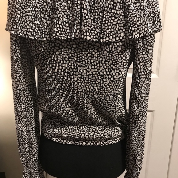 ZARA Polka Dot Ruffled Top EUC - Picture 9 of 10